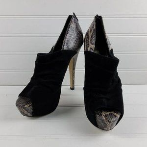 Bakers Holli Black Suede Snake Print Peep Toe Stiletto Platform Heels Size 8M